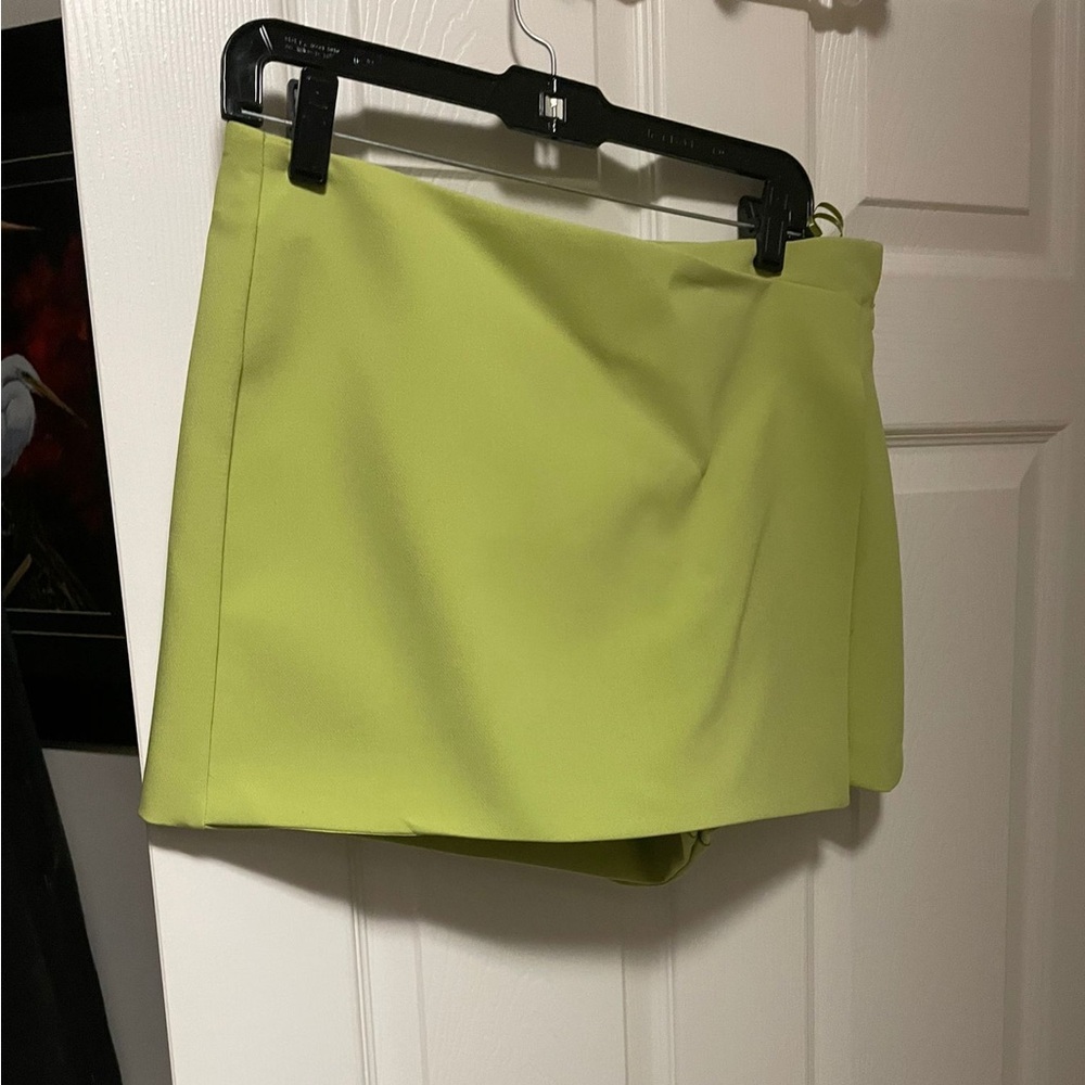 Li e green Zara skort